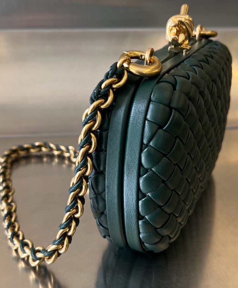 Bottega Veneta Knot With Chain 776662
